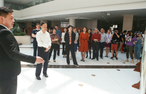 21点游戏在线
研究生参与“纪念马克思诞辰200周年主题图文展”服务工作